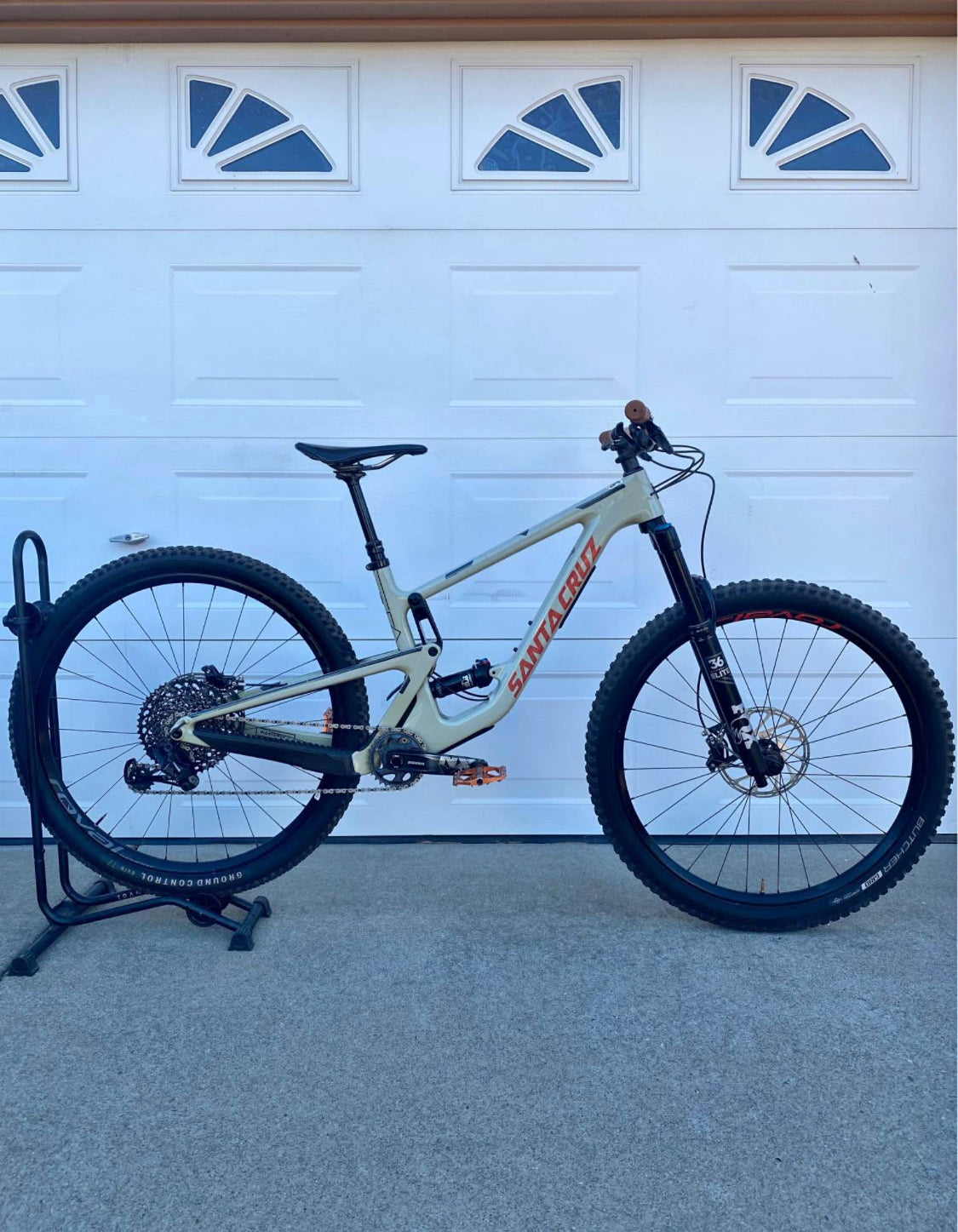 Santa Cruz  Hightower C  R 29  Año 2020