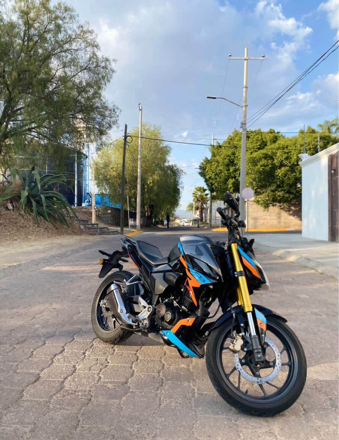 HONDA  CB-190R Año 2022