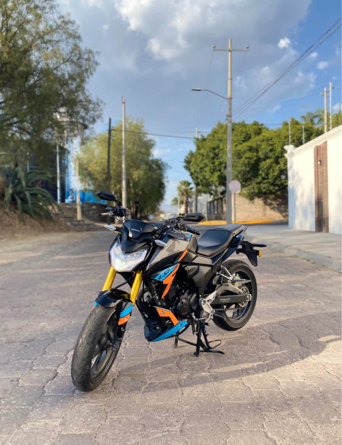 HONDA  CB-190R Año 2022