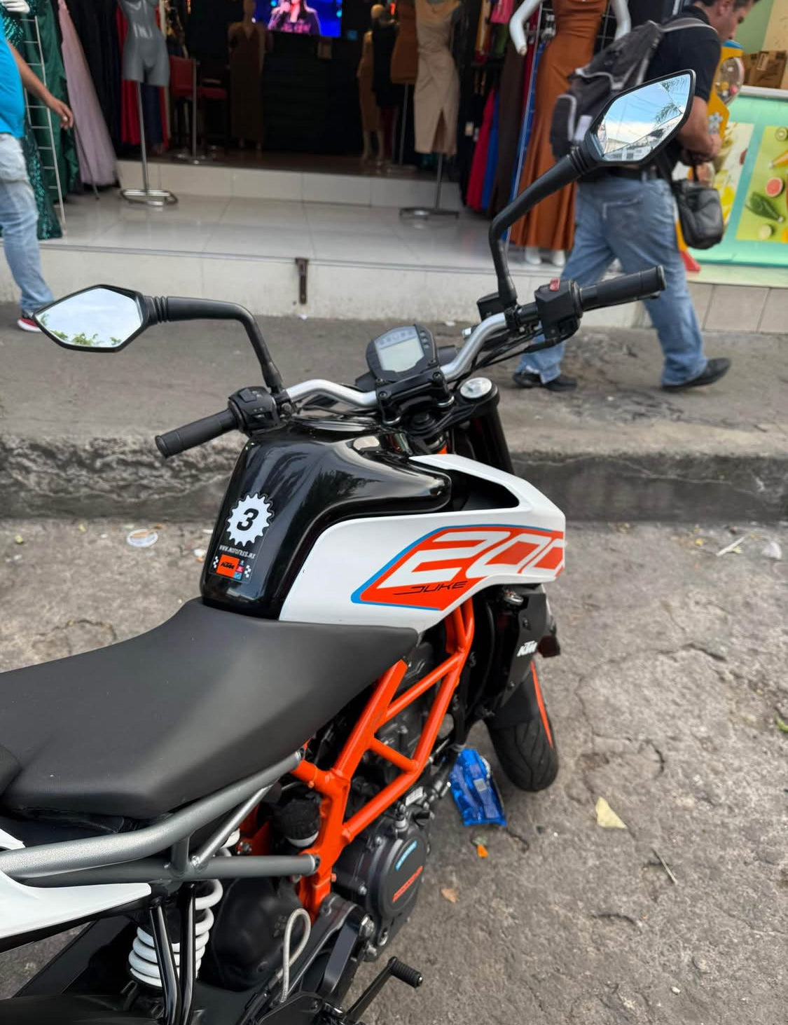 KTM  Duke 200 Año 2024