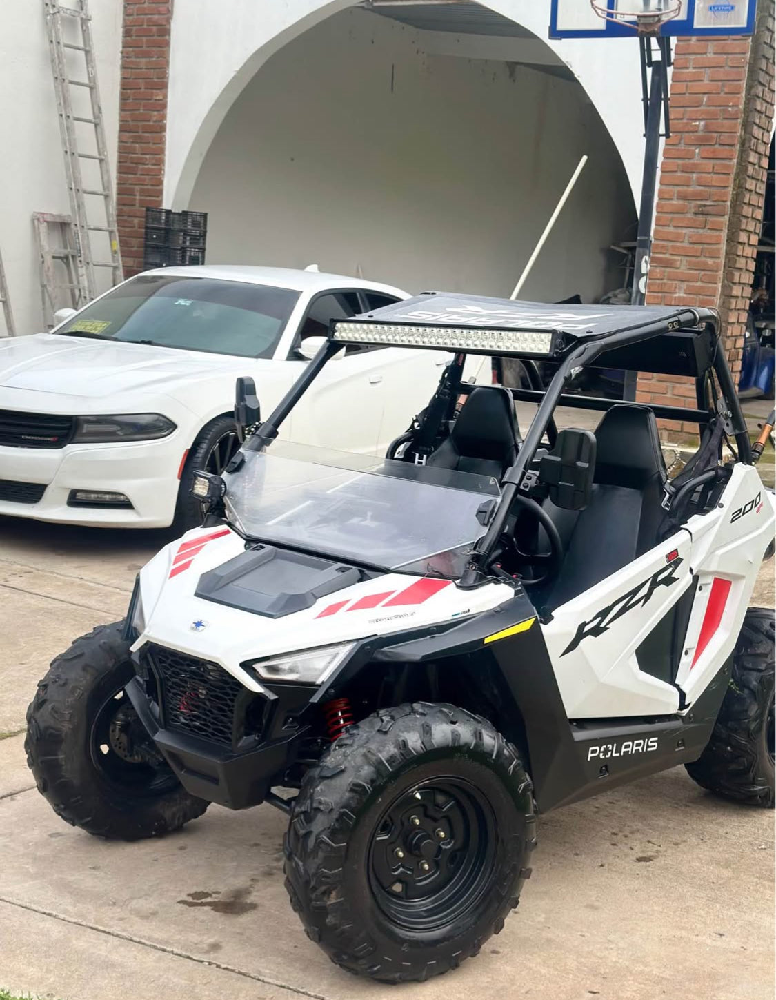 Polaris RZR Efi 200  Año 2023